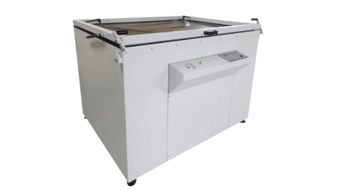 Exposure unit used in drying screens in screen printing